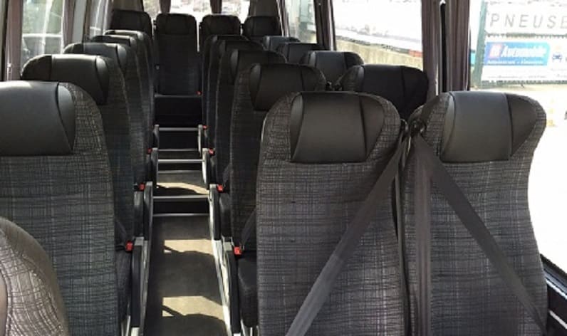 France: Coach rental in Provence-Alpes-C&ocirc;te d